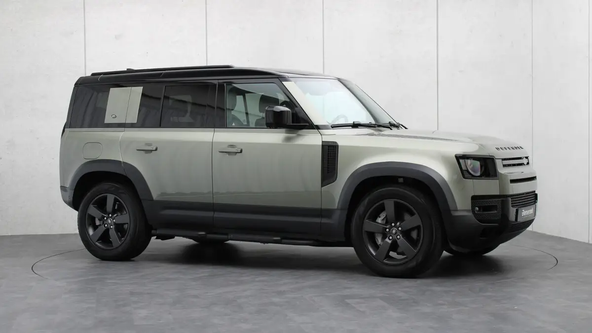 Land Rover Defender 110 2.0 P400e 110 SE: foto 30