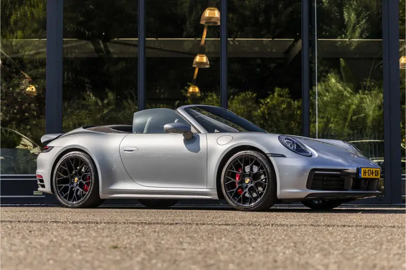 Porsche 911 Cabrio 3.0 Carrera 4 S Sport Chrono 2020 leasen bij DreamLease: foto 1