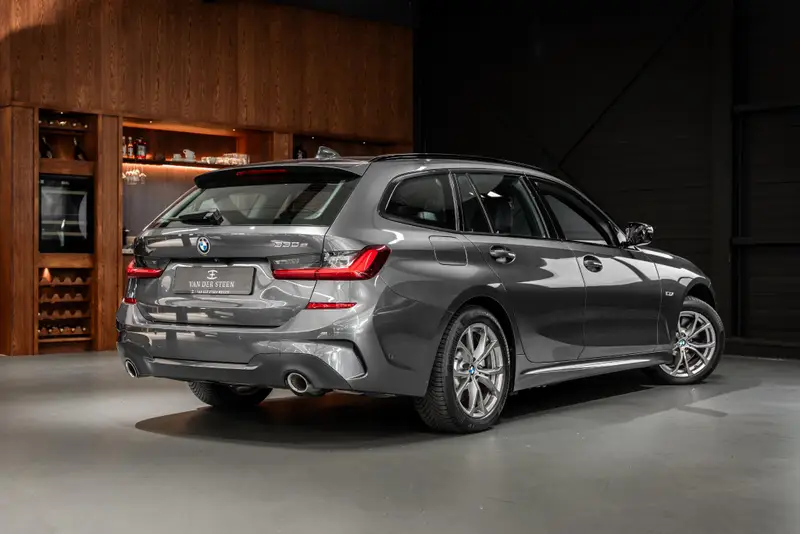 BMW 3 Serie Touring 330e High Executive 2021 leasen bij DreamLease: foto 2