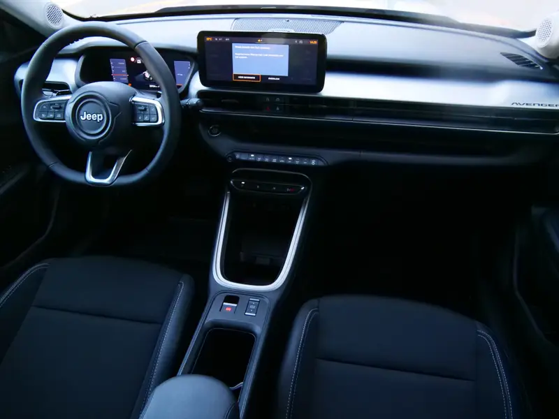 Jeep Avenger 1.2 e-Hybrid Altitude 100 Pk Automaat 2025 leasen bij DreamLease: foto 2