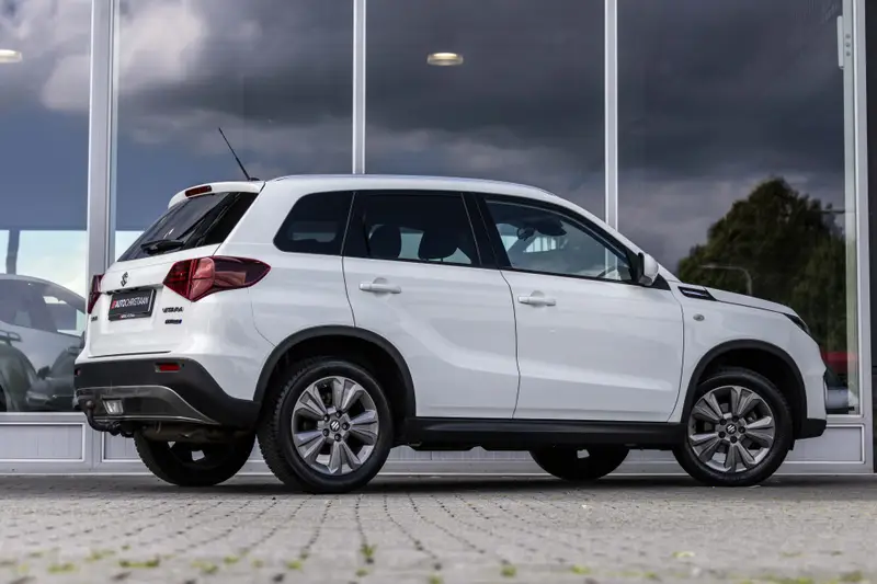 Suzuki Vitara 1.4 Boosterjet Select Smart Hybrid 2022 leasen bij DreamLease: foto 2