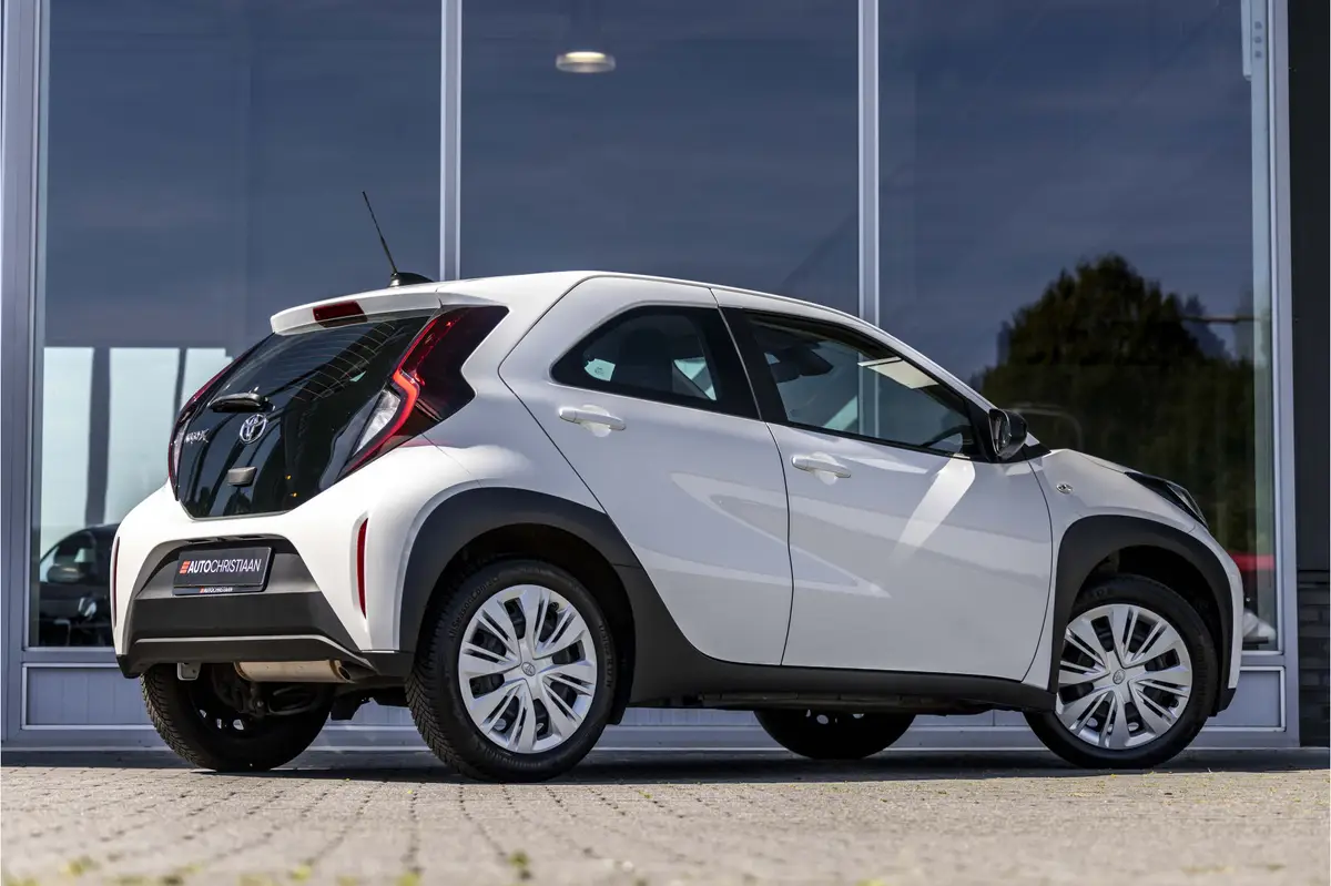 Toyota Aygo X 1.0 VVT-i MT Play: foto 2