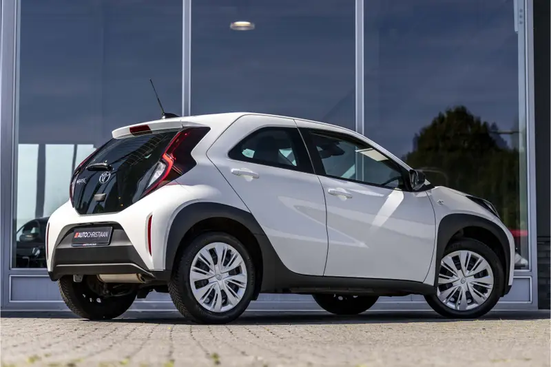 Toyota Aygo X 1.0 VVT-i MT Play 2023 leasen bij DreamLease: foto 2