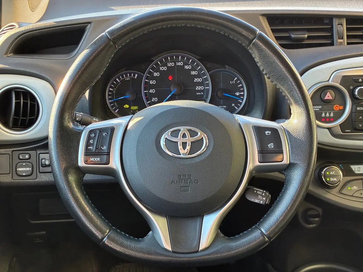 Toyota Yaris 1.5 Full Hybrid Dynamic|Automaat|Camera|Navigatie|CruiseControl|Climatronic|Trekhaak|: foto 2