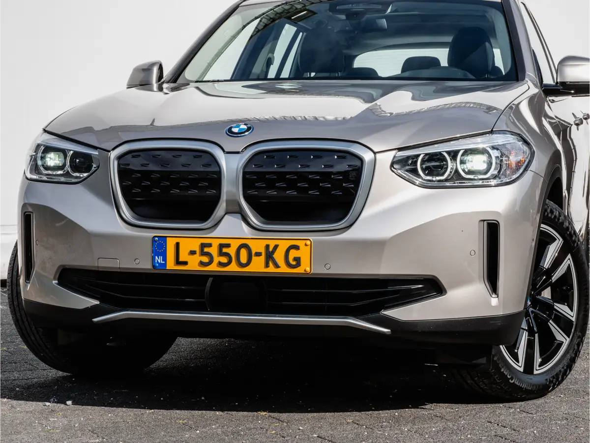 BMW iX3 Executive 80 kWh SOH 100%: foto 2