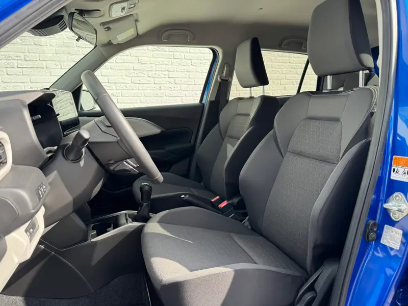 Suzuki Swift 1.2 Style Smart Hybrid Adaptive Cruise Climate control LED Navi Apple / Android Achteruitrijcamera 2024 leasen bij DreamLease: foto 2