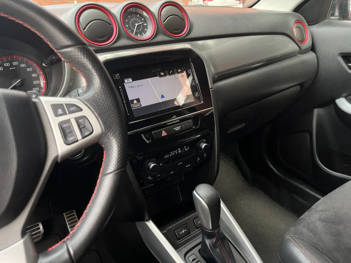 Suzuki Vitara 1.4 Boosterjet Stijl // KEYLESS // ADAPTIV. CRUISE // CAMERA+SENSOREN // NAVI+CARPLAY // STOELVERWARMING //: foto 30