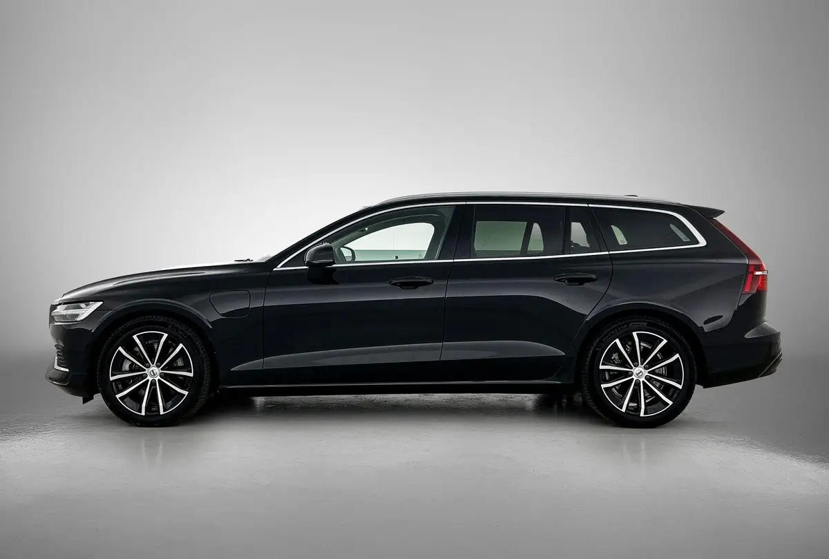 Volvo V60 2.0 T6 Plug-in hybrid AWD Core Bright: foto 2