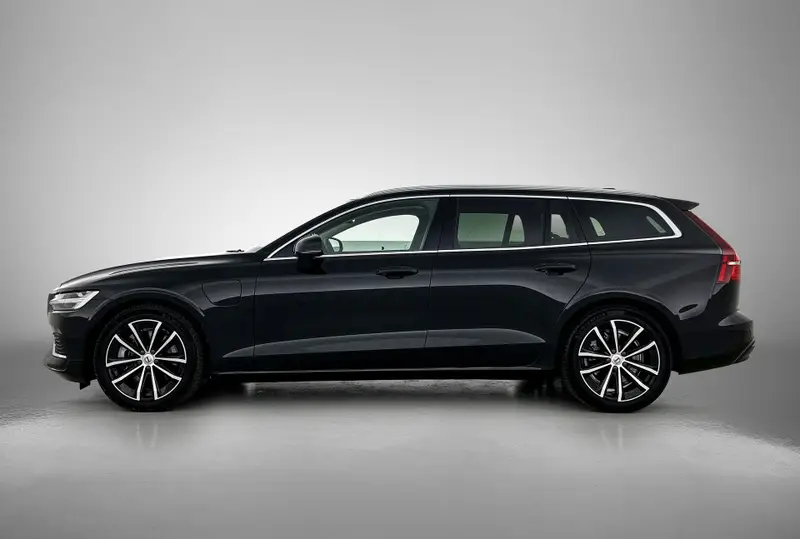 Volvo V60 2.0 T6 Plug-in hybrid AWD Core Bright 2023 leasen bij DreamLease: foto 2