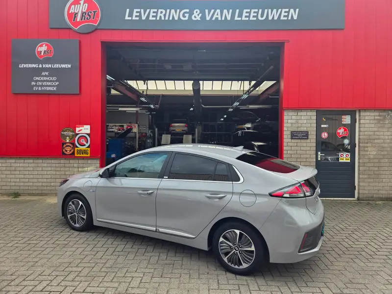 Hyundai IONIQ 1.6 GDi PHEV Comfort Parkeersensoren achter/ Stoel en stuurverwarming/ Navigatie/ Camera/ Rijklaarprijs! 2021 leasen bij DreamLease: foto 2