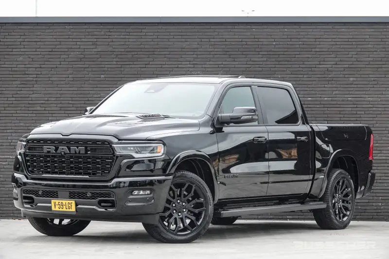 Dodge Ram 1500 3.0L 548Pk Limited Night | H.O. SST | 4x4 Crew Cab | Luchtvering | Panoramadak | Trekhaak | 22'' 2024 leasen bij DreamLease: foto 1