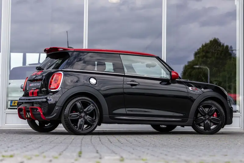 MINI 3-Deurs 2.0 John Cooper Works Chili 2018 leasen bij DreamLease: foto 2