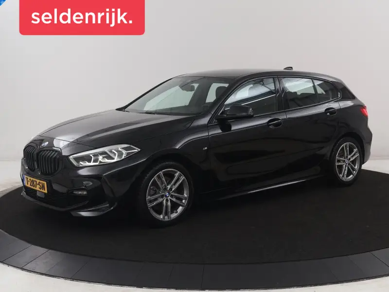 BMW 1 Serie 118i | M-pakket | Leder | 2023 leasen bij DreamLease: foto 1