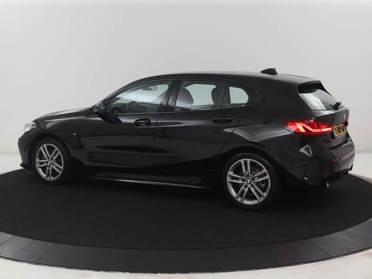 BMW 1 Serie 118i | M-pakket | Leder |: foto 2