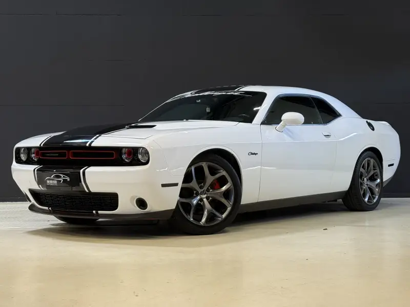 Dodge Challenger DODGE 3.6 V6 | Schuifdak | Camera | Climate Control 2015 leasen bij DreamLease: foto 1
