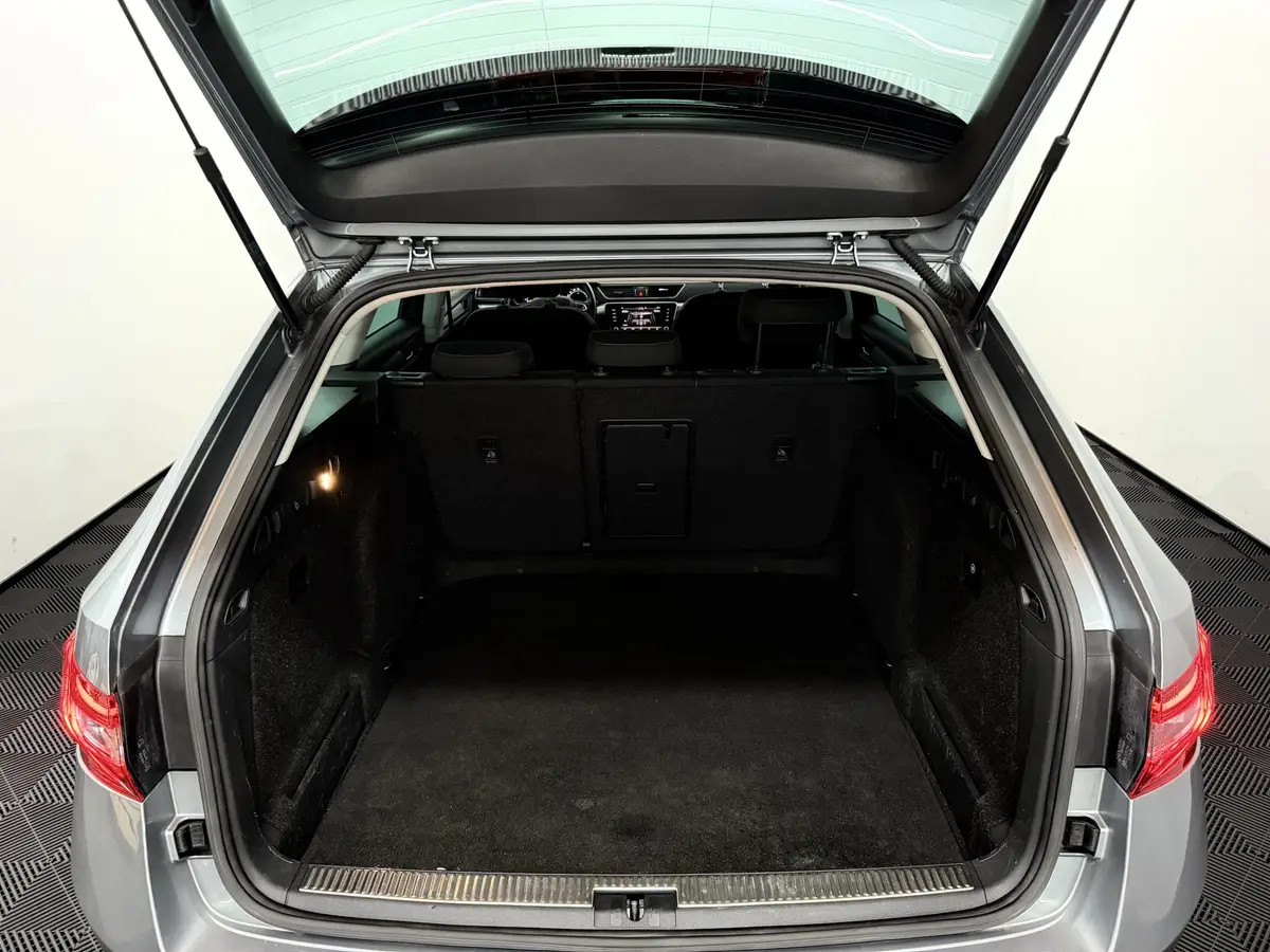 Škoda Superb Combi 1.6 TDI Greenline Business: foto 30