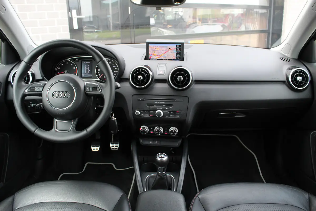Audi A1 Sportback 1.2 TFSI Admired: foto 2