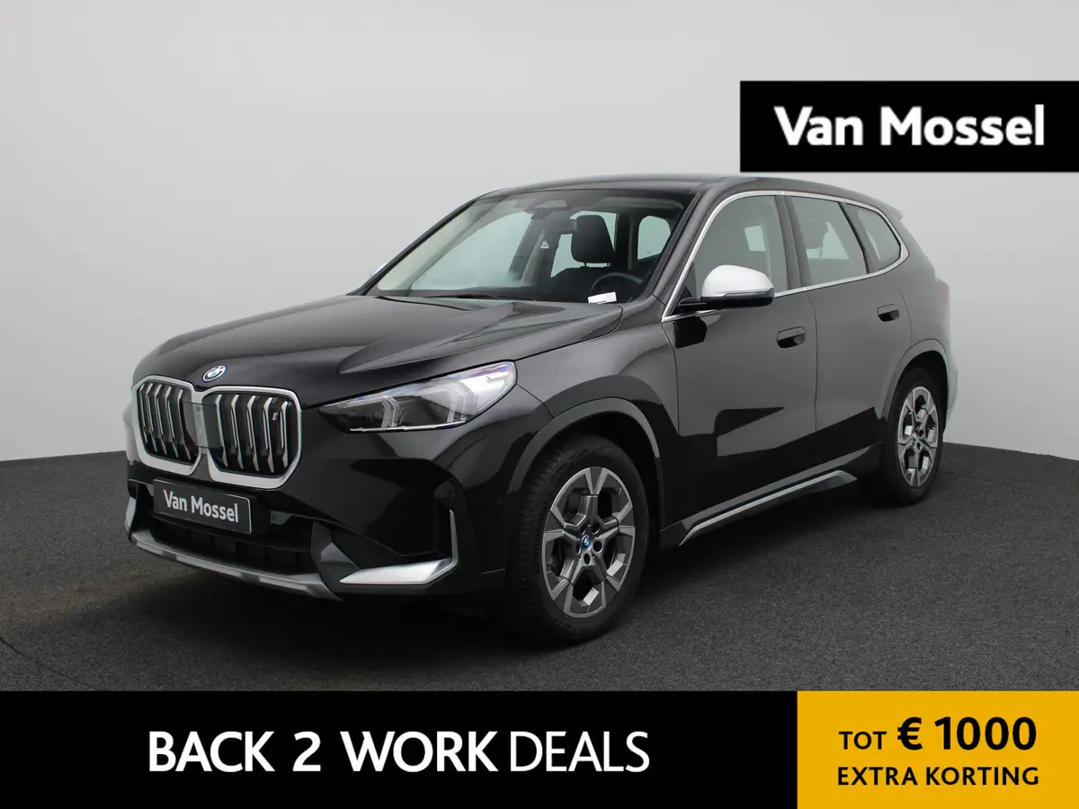 BMW iX1 xDrive30 (200kW): foto 1