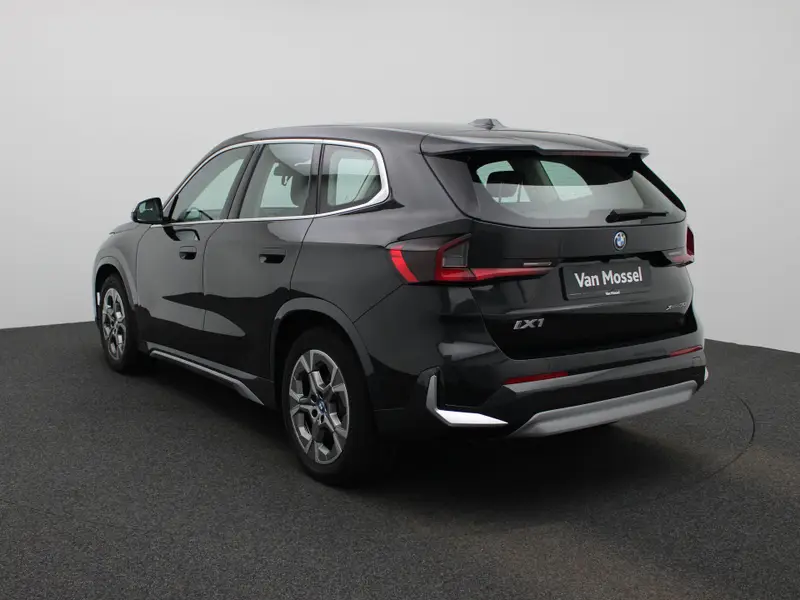 BMW iX1 xDrive30 (200kW) 2023 leasen bij DreamLease: foto 2