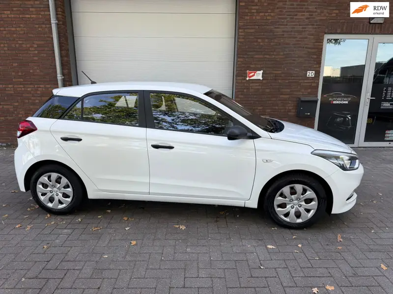 Hyundai i20 1.2 LP i-Drive|NIEUWE APK|NETTE AUTO 2016 leasen bij DreamLease: foto 1