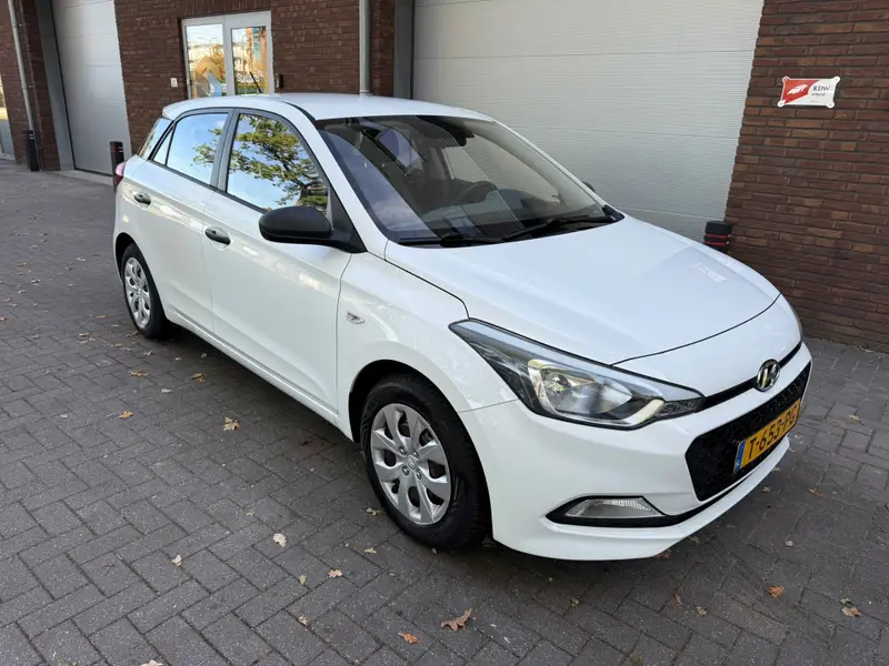 Hyundai i20 1.2 LP i-Drive|NIEUWE APK|NETTE AUTO 2016 leasen bij DreamLease: foto 2