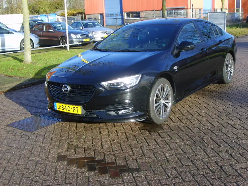 Opel Insignia Grand Sport 1.5 Turbo Exclusive Automaat O P C 2020 leasen bij DreamLease: foto 1