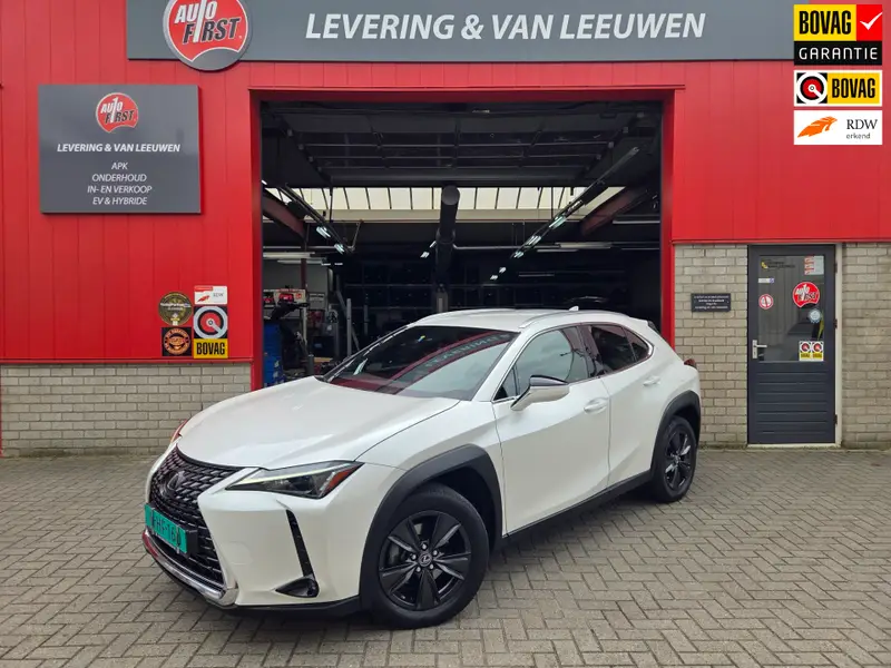 Lexus UX 250h Business Automaat/ Cruise control/ Navigatie/ Achteruitrijcamera/ Rijklaarprijs! 2022 leasen bij DreamLease: foto 1