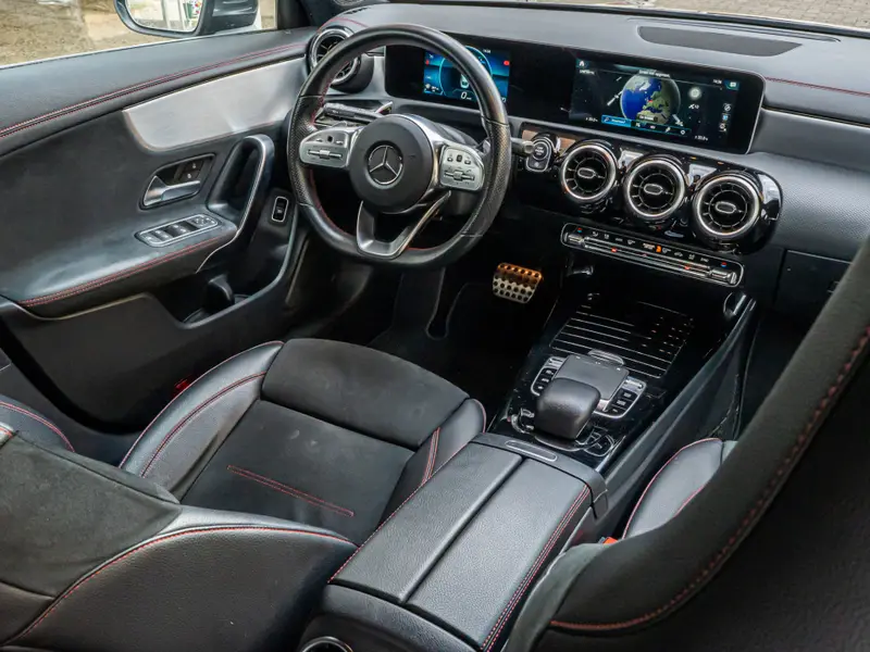 Mercedes-Benz CLA 200 Business Solution AMG 2019 leasen bij DreamLease: foto 2