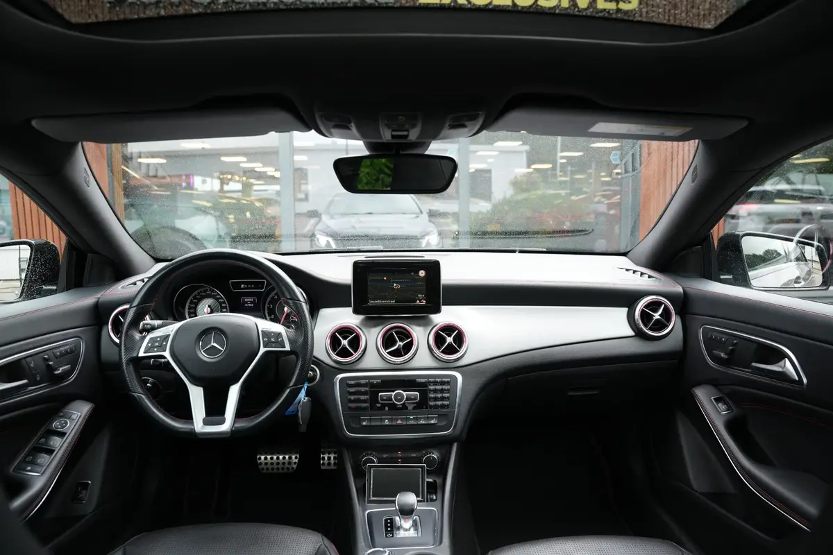 Mercedes-Benz CLA AMG 45 4MATIC: foto 2