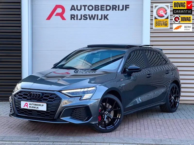 Audi A3 Sportback 45 TFSI e S edition Competition S3 Pano/Sfeer/Matrix 2022 leasen bij DreamLease: foto 1