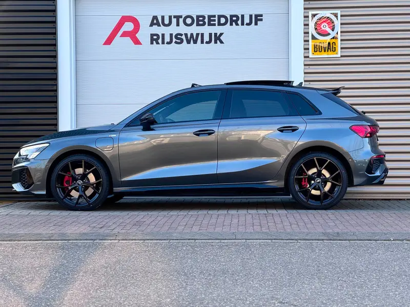 Audi A3 Sportback 45 TFSI e S edition Competition S3 Pano/Sfeer/Matrix 2022 leasen bij DreamLease: foto 2