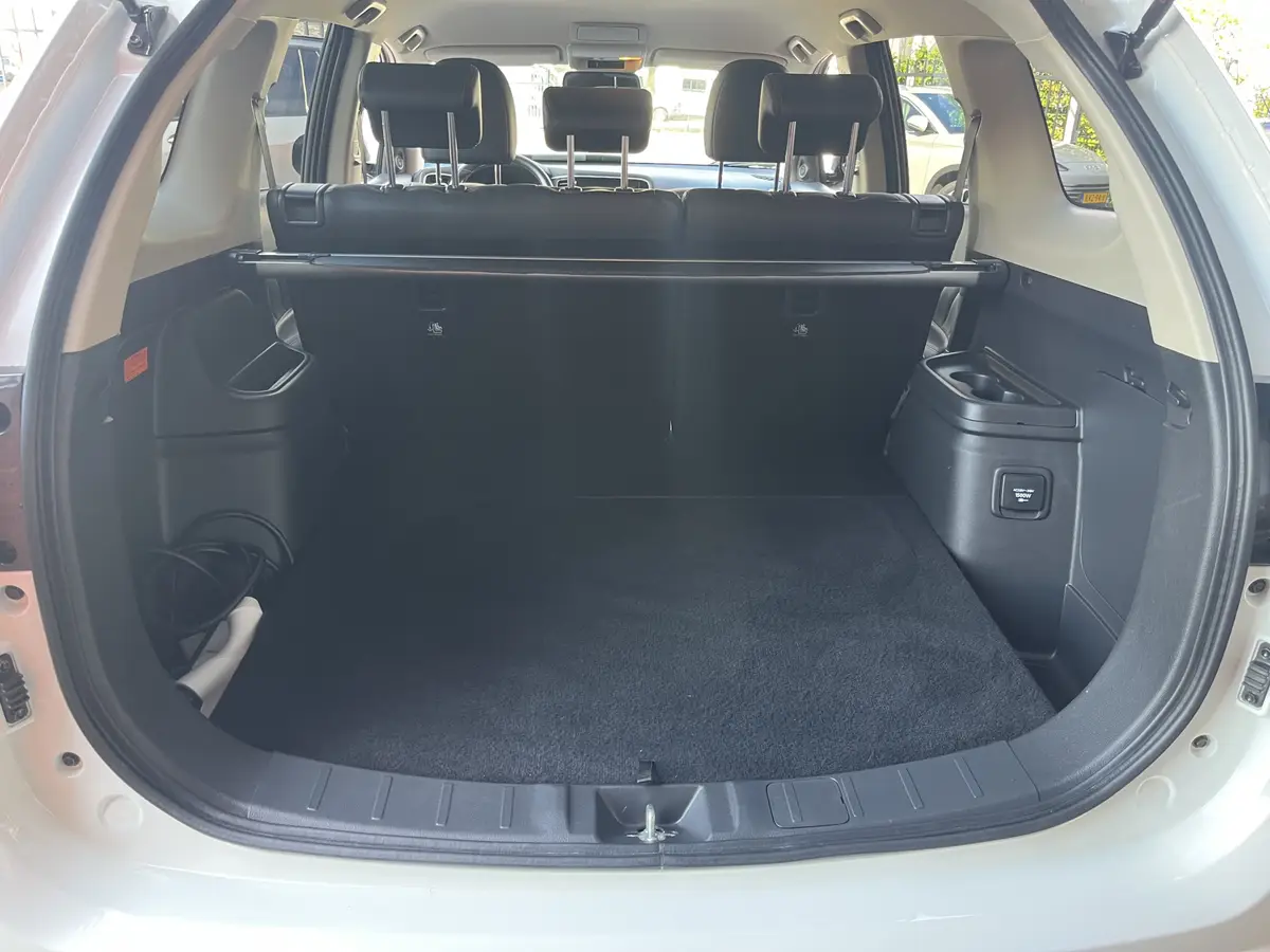 Mitsubishi Outlander 2.4 PHEV Intense+ // HALF-LEDER/ALCANTARA // NAVI + CARPLAY // STANDKACHEL FUNCTIE // CAMERA // KEYLESS // ELEK. STOEL // TREKHAAK!!: foto 35