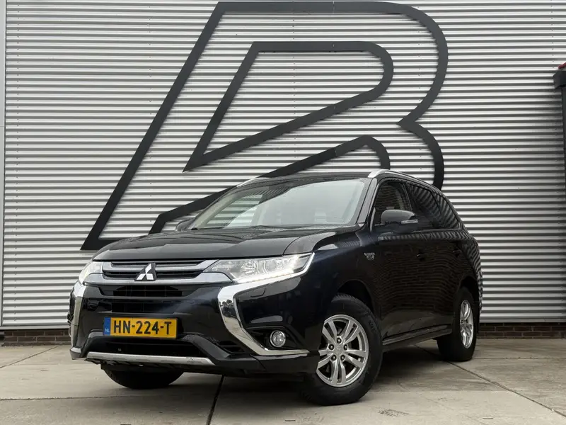 Mitsubishi Outlander 2.0 PHEV Business Edition 2015 leasen bij DreamLease: foto 1
