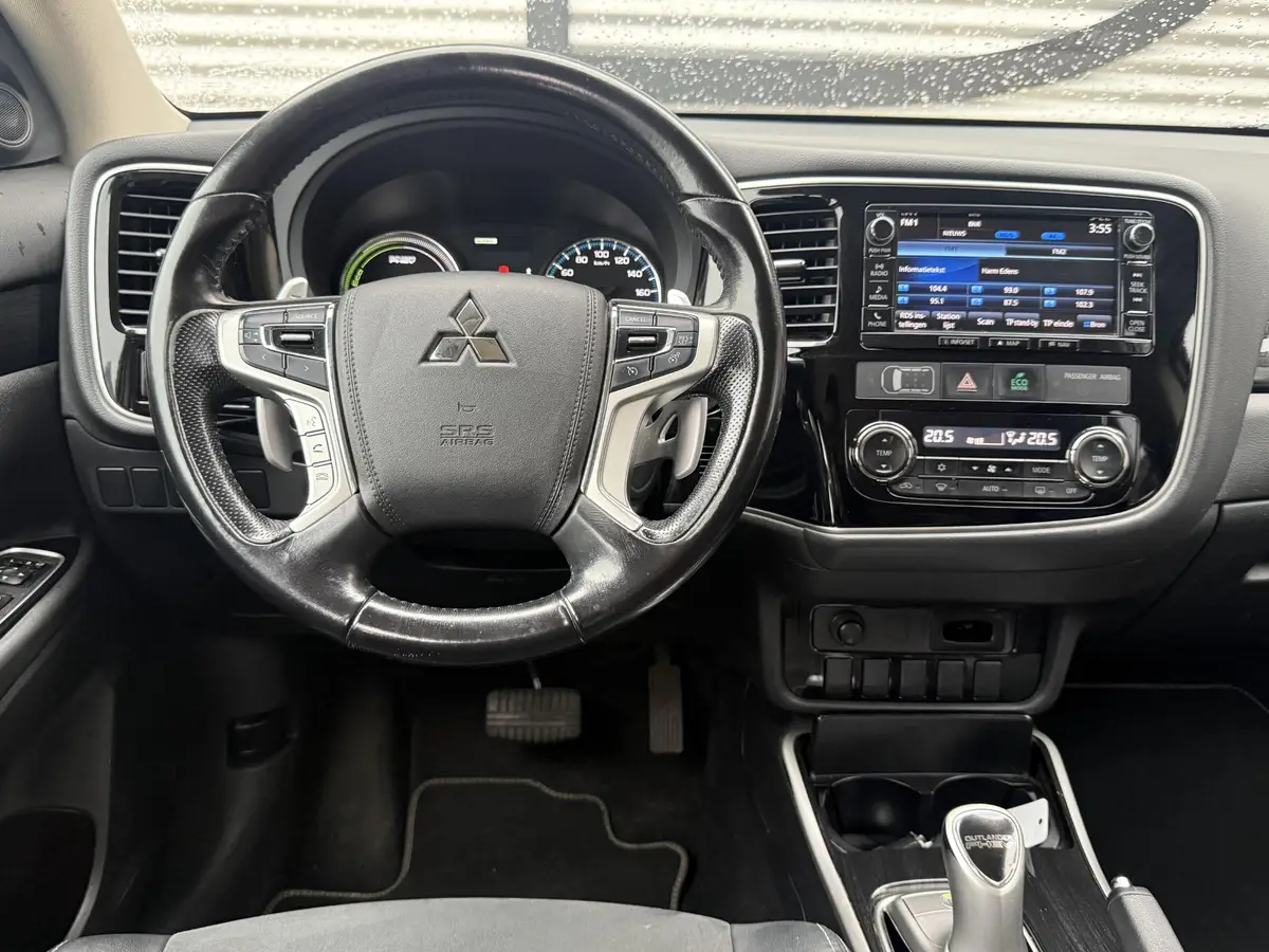 Mitsubishi Outlander 2.0 PHEV Business Edition: foto 2