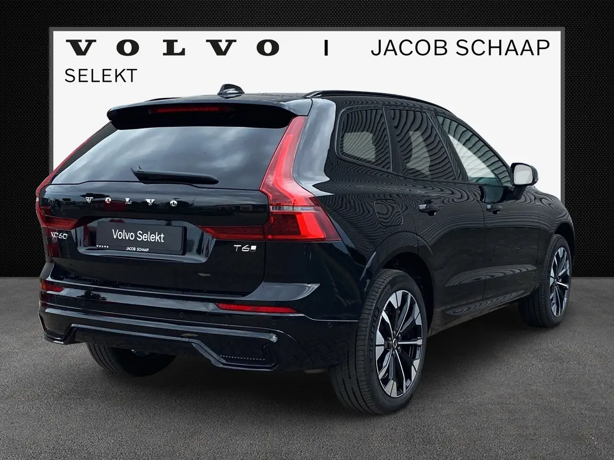 Volvo XC60 T6 Plug-in hybrid AWD Ultra Dark: foto 2