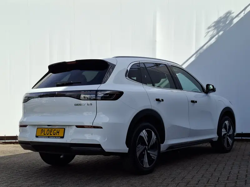 Geely E5 Max+ 68 kWh V2L Massage Koel+Verw Pano HeadUp FLYME 2026 leasen bij DreamLease: foto 2