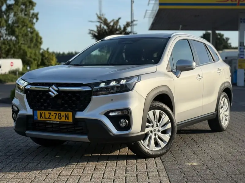 Suzuki S-Cross 1.4 BOOSTERJET SELECT CARPLAY NAVI ADD. CRUISE 2025 leasen bij DreamLease: foto 1
