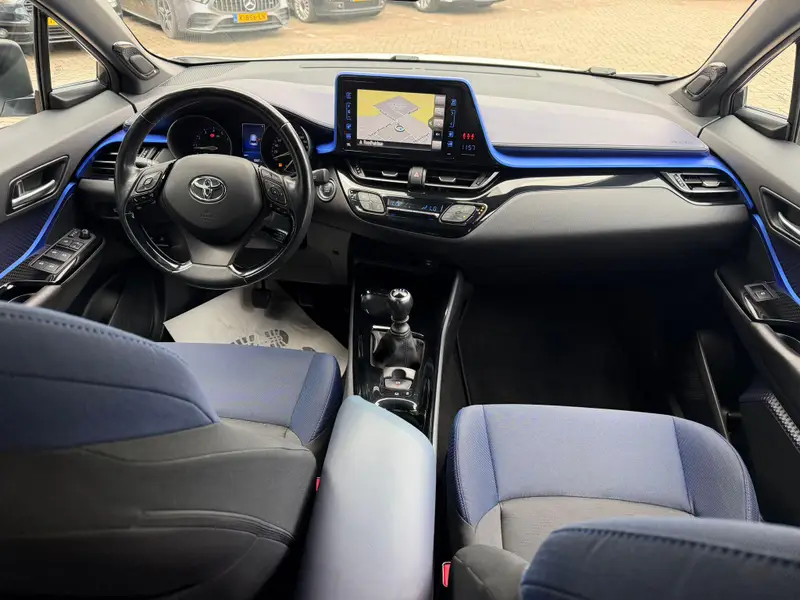Toyota C-HR 1.2 Bi-Tone Plus 2017 leasen bij DreamLease: foto 2