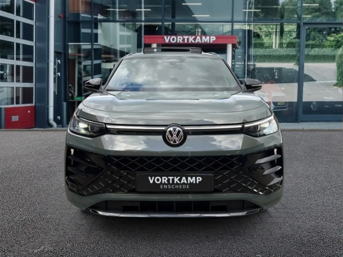 Volkswagen Tayron 1.5 eTSI R-LINE 7PERS. TREKHAAK/LEDER/CAMERA/PANO-DAK/ELEK-KLEP/ACC/HUD/STOELVERW: foto 2