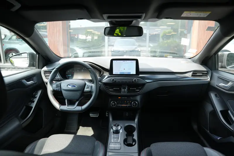 Ford Focus Wagon 1.5 EcoBoost ST Line Business 2019 leasen bij DreamLease: foto 2