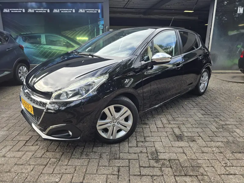 Peugeot 208 1.2 PureTech Signature | 1E EIGENAAR | 3/6 OF 2019 leasen bij DreamLease: foto 1