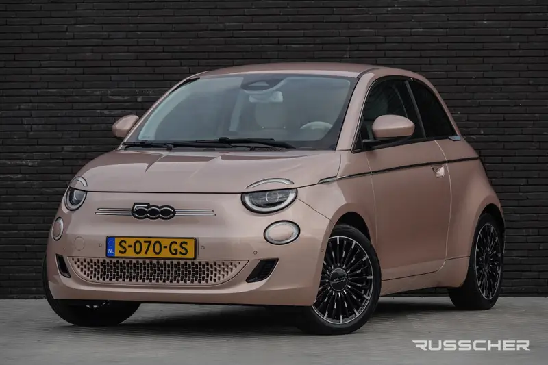 Fiat 500e 118Pk | 42 kWh | 3+1 La Prima | Leder | Achteruitrijcamera | 17'' | Rose Gold 2022 leasen bij DreamLease: foto 1
