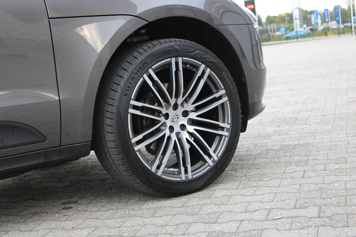 Porsche Macan 2.0: foto 30