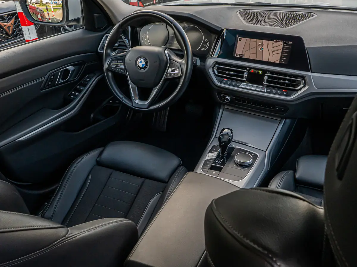 BMW 3 Serie Touring 330e eDrive Edition: foto 2