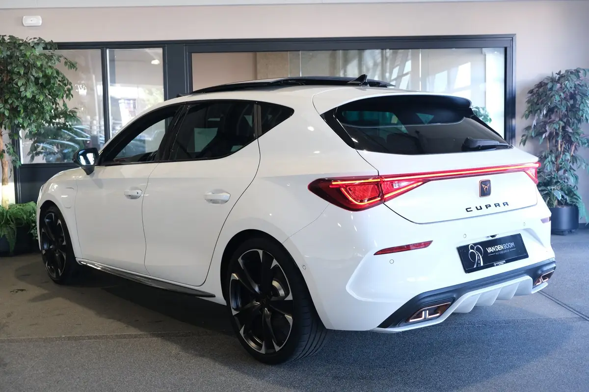 CUPRA Leon 1.4 e-Hybrid VZ 245PK Pano Led Cam Navi Virtual ACC Sfeerverlichting: foto 2