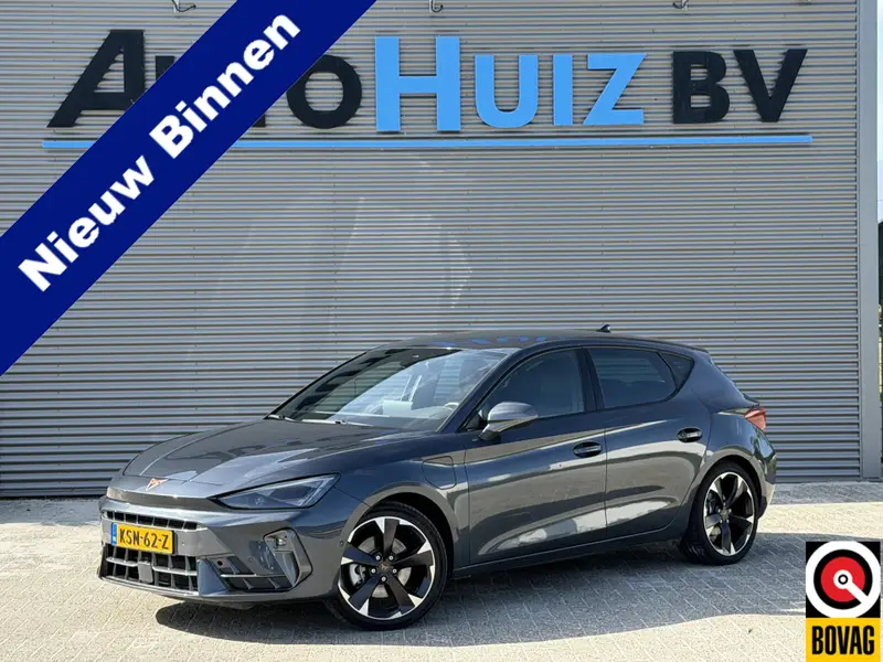 CUPRA Leon 1.5 TSI e-Hybrid 204 PK Business Carplay Achteruitrijcamera Keyless Entry Stuurverwarming Matrix LED Elektrisch bereik (WLTP): Tot ca. 131 km!! 2025 leasen bij DreamLease: foto 1