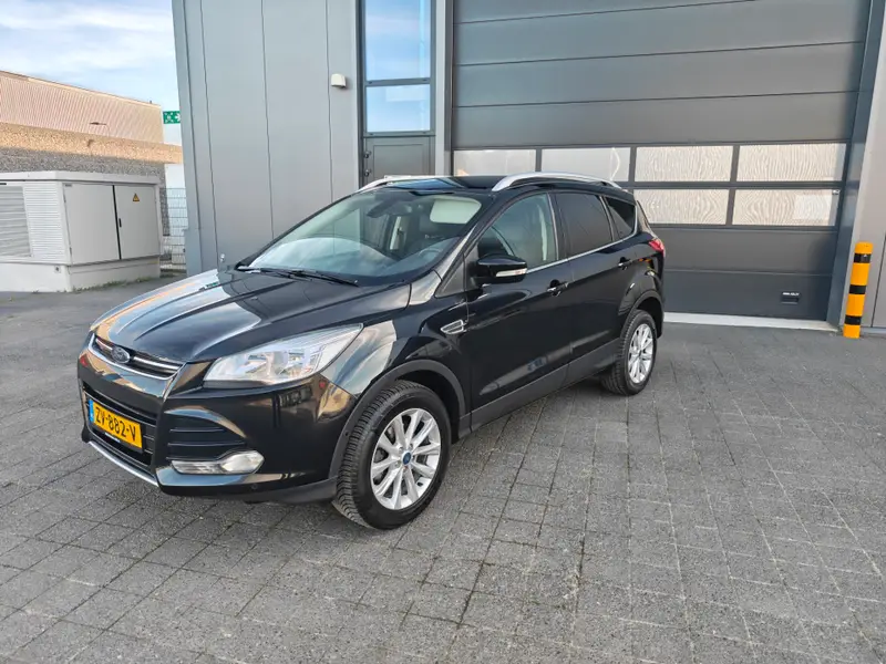 Ford Kuga 1.5 Titanium 150pk, Trekhaak 2000kg,Cruise Control,Navigatie,Climate Control,PDC, 2015 leasen bij DreamLease: foto 1
