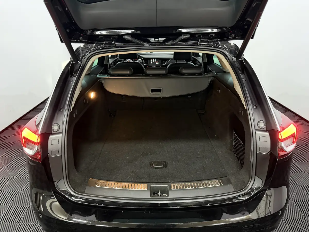 Opel Insignia Sports Tourer 1.5 Turbo Innovation: foto 31