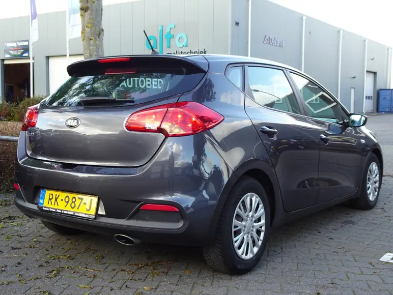 Kia cee'd 1.4 CVVT 100PK 2015 leasen bij DreamLease: foto 2