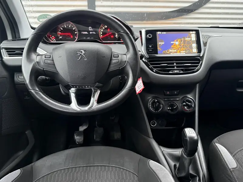 Peugeot 208 1.2 VTi Style 2014 leasen bij DreamLease: foto 2